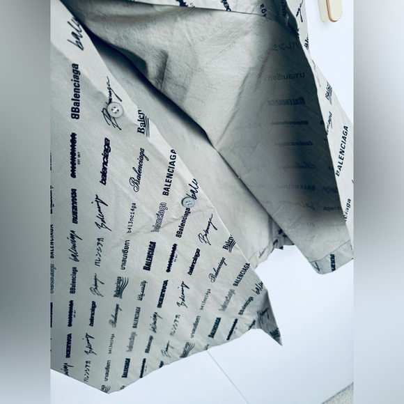 BALENCIAGA Gorgeous Logo all over written midi Poplin shirt dress Dust black - Picture 9 of 17